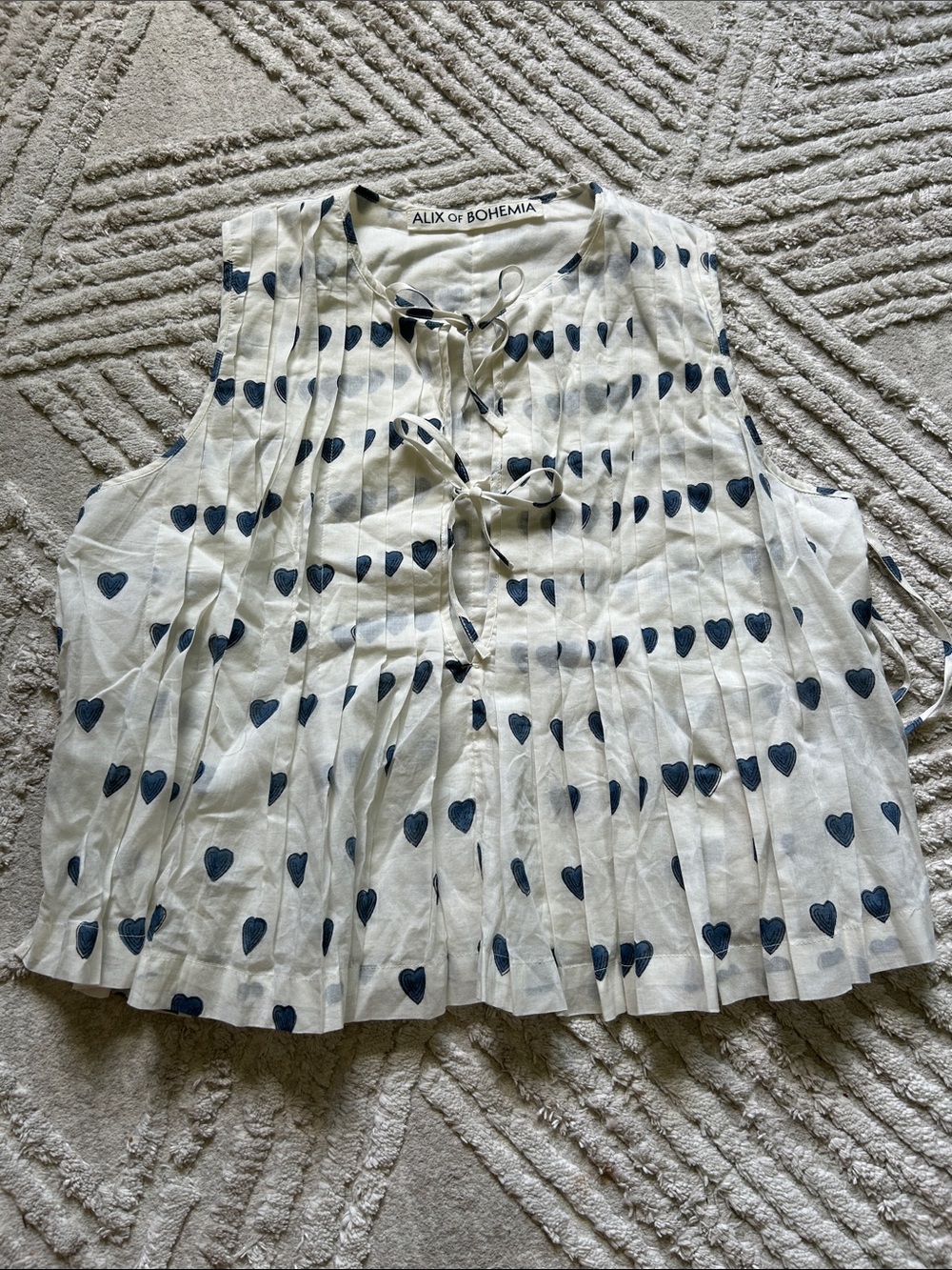 Alix Of Bohemia White Sleeveless Pleated Camisole with Navy Heart Print